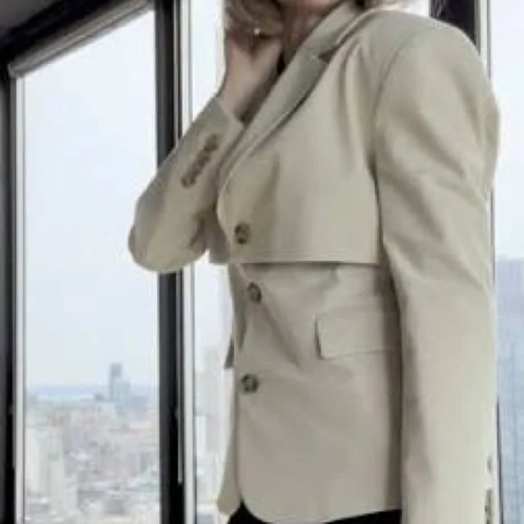 Elegant Cream Blazer - Picture 4 of 5